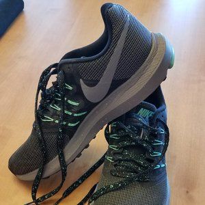 Nike Run Swift Running Shoes size 9.5, grey/green
